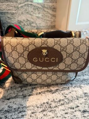 Like New Gucci Neo Vintage GG Supreme Small Messenger/Crossbody Bag